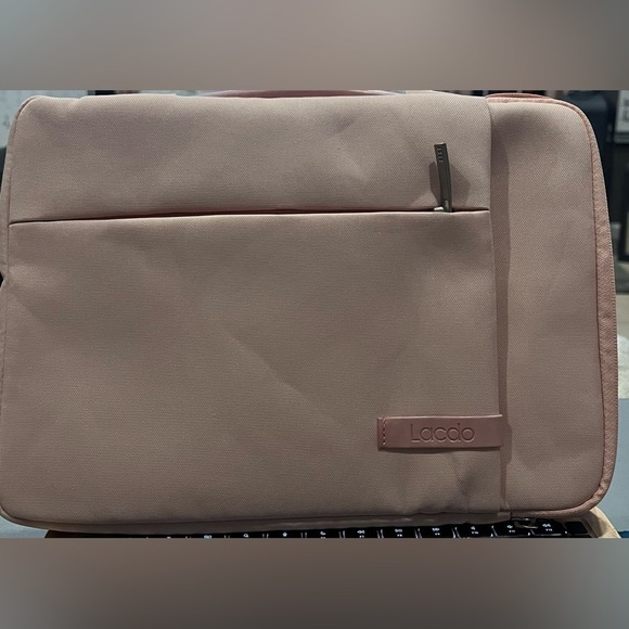 Lacdo Laptop Case in Baby Pink Zipper and Hidden Pouches with Open Pocket NWT - Picture 1 of 8